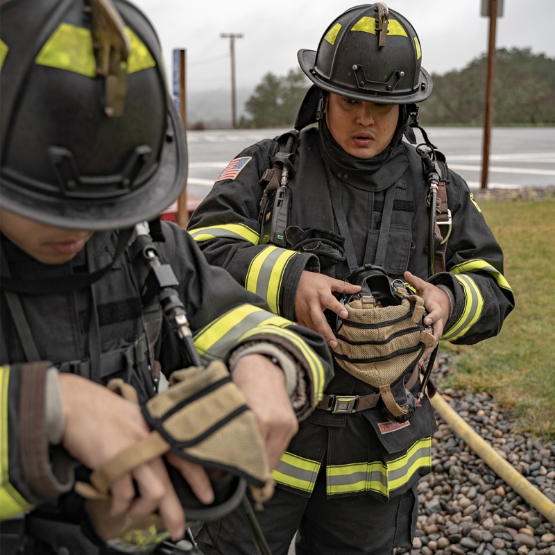 Firefighters Yaansana and Bermudez